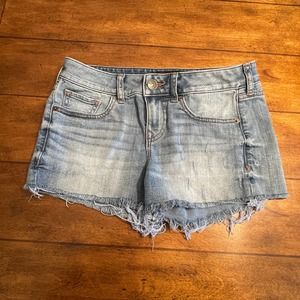 Express Denim Women's Sz 00 Boyfriend Frayed Shorts S926-210